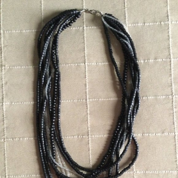 Women's 9 strands plastic beaded necklace 19" black and white multilayer - Picture 1 of 3